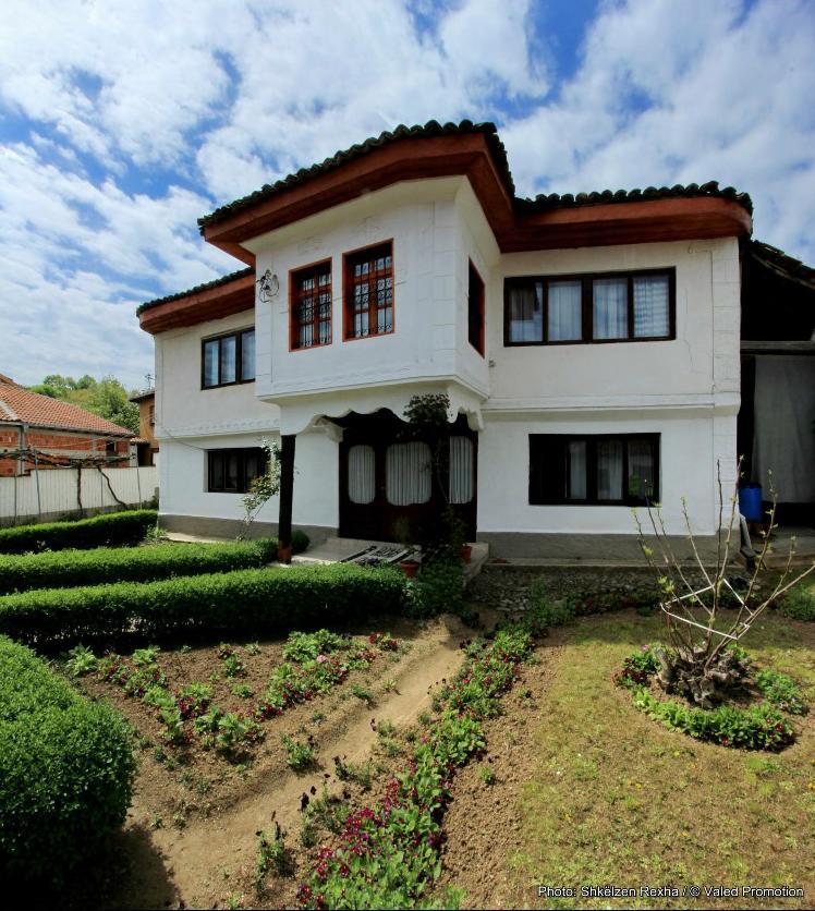 Bujtina Zhaveli Bed & Breakfast Gjakova Ngoại thất bức ảnh